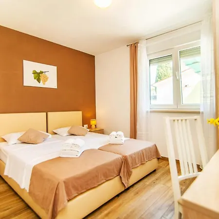 Ladonja By 빌라 풀라