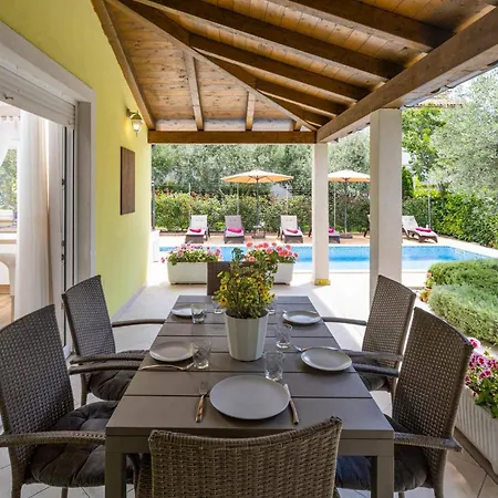 Villa Ladonja By *